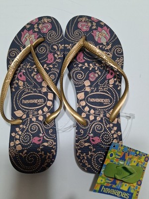 Havaianas  Slim Thong Flip Flops Size 6 Navy Blue Paisley Print Gold Accents 
