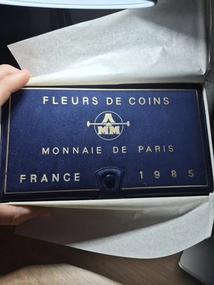 #163 ~ Coffret FDC 1985 Monnaie De Paris Avec Deux X 100 Francs Argent - Photo 1/4