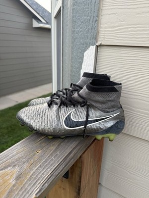 men s nike magista obra FG metallic pewter FG size 9.5 no box *DAMAGED* used