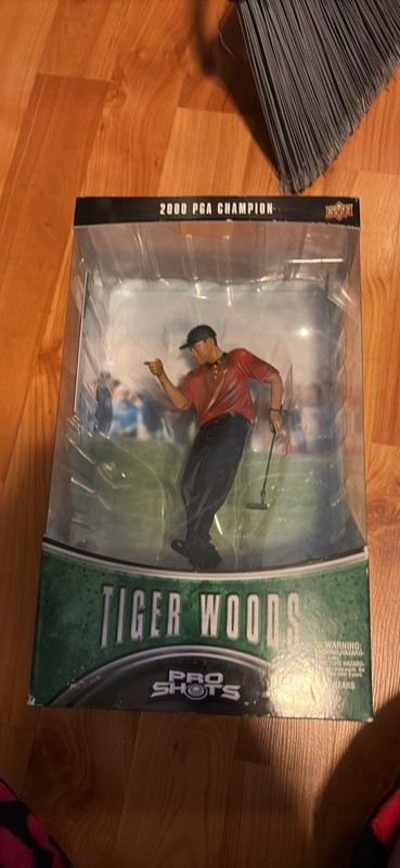 Upper Deck Pro Shots Tiger Woods 2000 PGA Champion Figure, Boxed “The Point.”