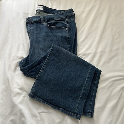 Lane Bryant Signature Fit Mid-Rise Boot Cut Jean 22P Excellent Condition