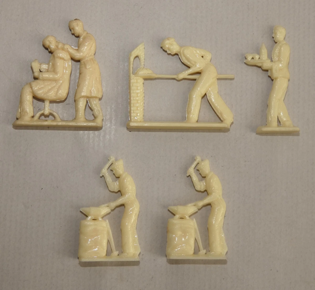 FIGURINES PUBLICITAIRES LA BASQUAISE EUR 18,00 - FR