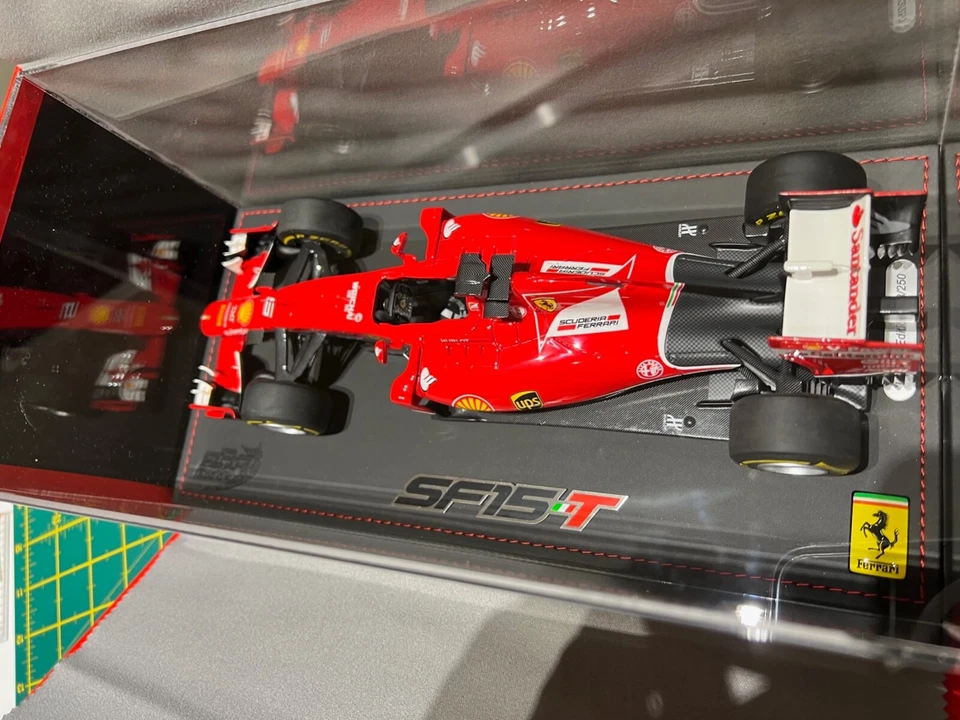 BBR models 1/18 Ferrari SF 15-T GP Malesia 2015 S. Vettel - Image 3 of 4