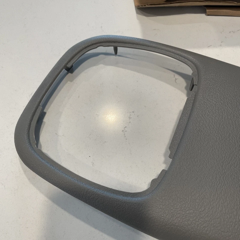 Nuevo Genuino GM 10417032 1997-2000 Pontiac Grand Prix Consola Superior Borde Foto 2 de 4