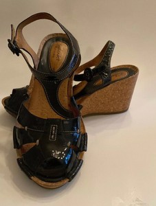 clarks black sandals heels