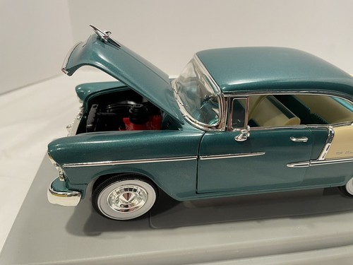 1955 Chevy Bel Air "Rare Paint Job" Green Hardtop !:18 Diecast Ertl Collectible - Picture 7 of 10