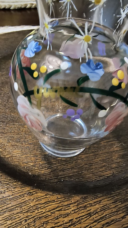 ME NOT GIFTS HAND PAINTED And Signed Beautiful BUD VASE Dainty