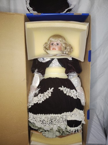 Rare Kais "Mackenzie" Janis Berard 28" Victorian Porcelain Doll 226/600 New COA