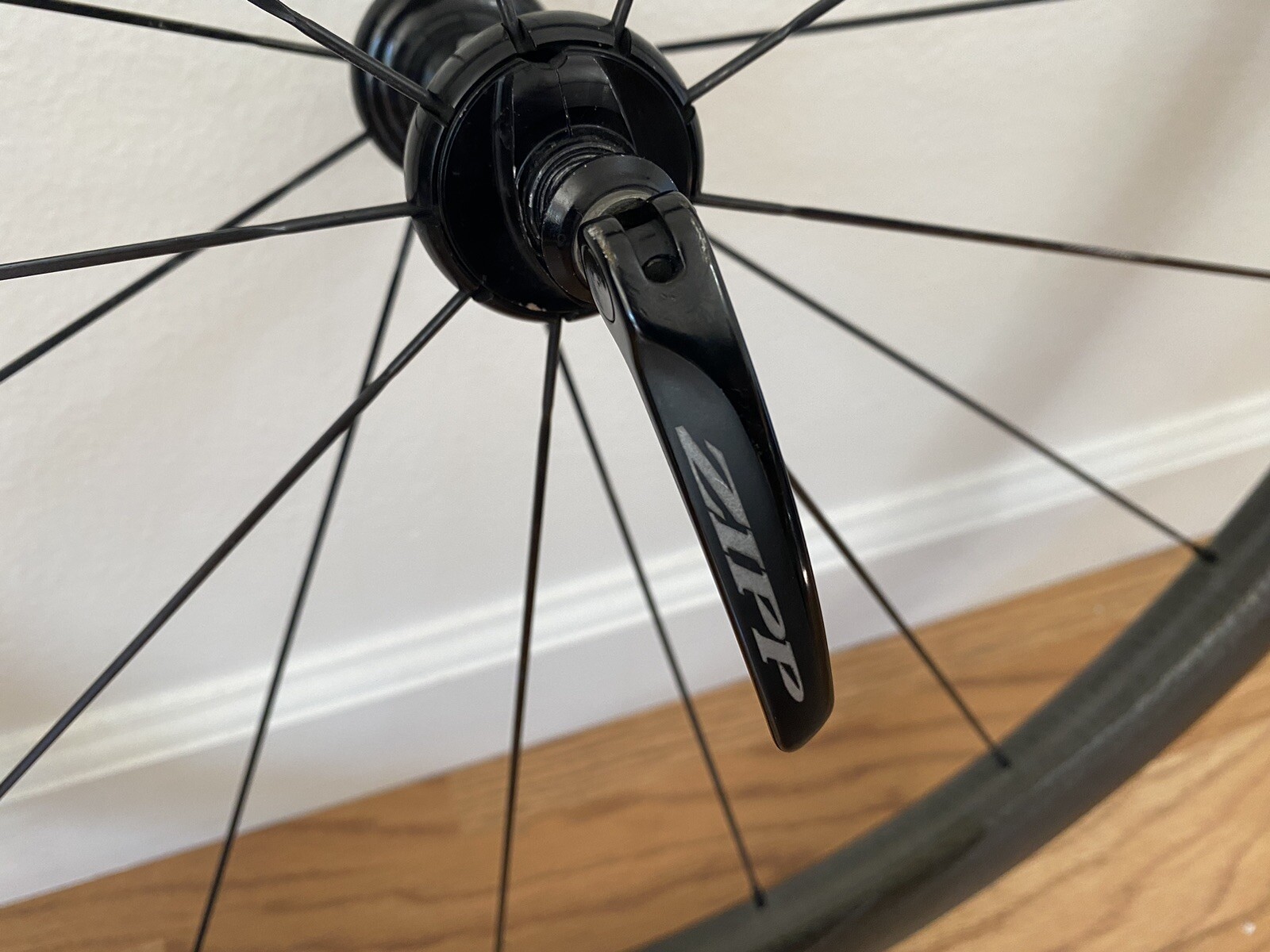 zipp 303 firecrest carbon clincher tubeless disc brake rear wheel