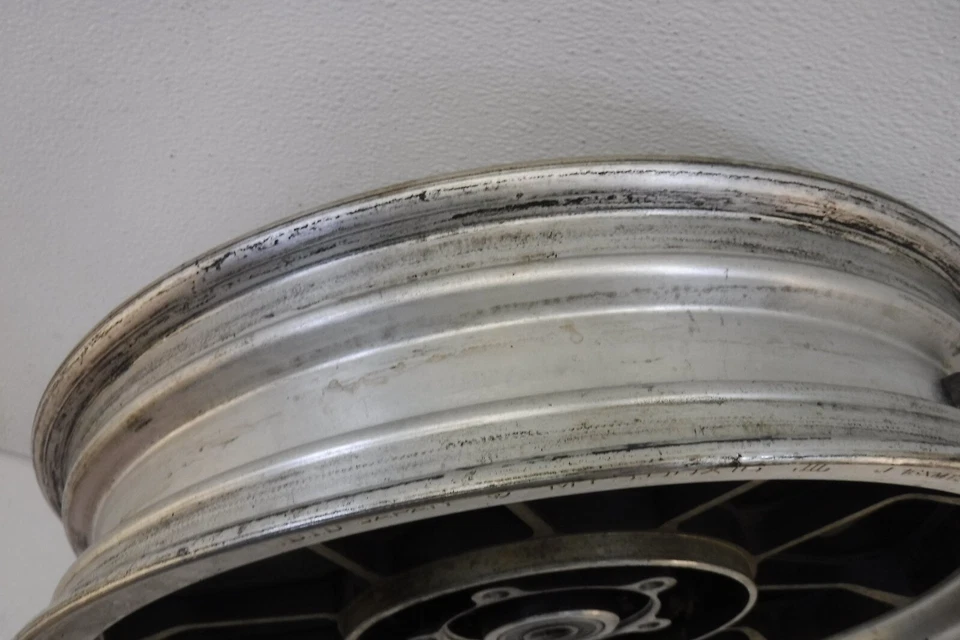 Llanta trasera honda shadow 500 83-86  Foto 4 de 4