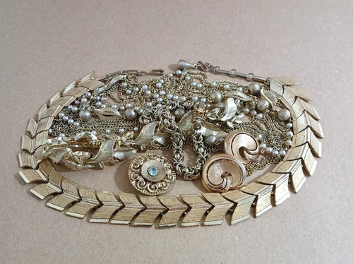 Vintage Textured Gold Tone Lot All Signed 6 Pc Goldette Lisner Coro Trifari