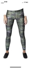 Terez Women  s Size XS Heathered Camouflage Camo Print Hi Shine Capri Leggings