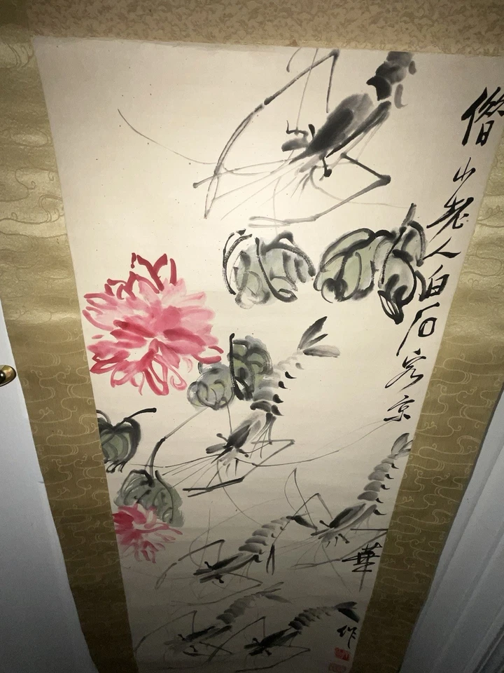 Antiguo pergamino chino colgante pintado por Qi Biashi que representa camarones de China Foto 2 de 4