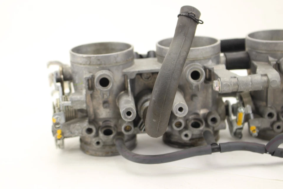 2008 SUZUKI GSXR1000 OEM MAIN FUEL INJECTOR THROTTLE BODY GAS NOZZLE SENSOR SET Foto 3 de 4