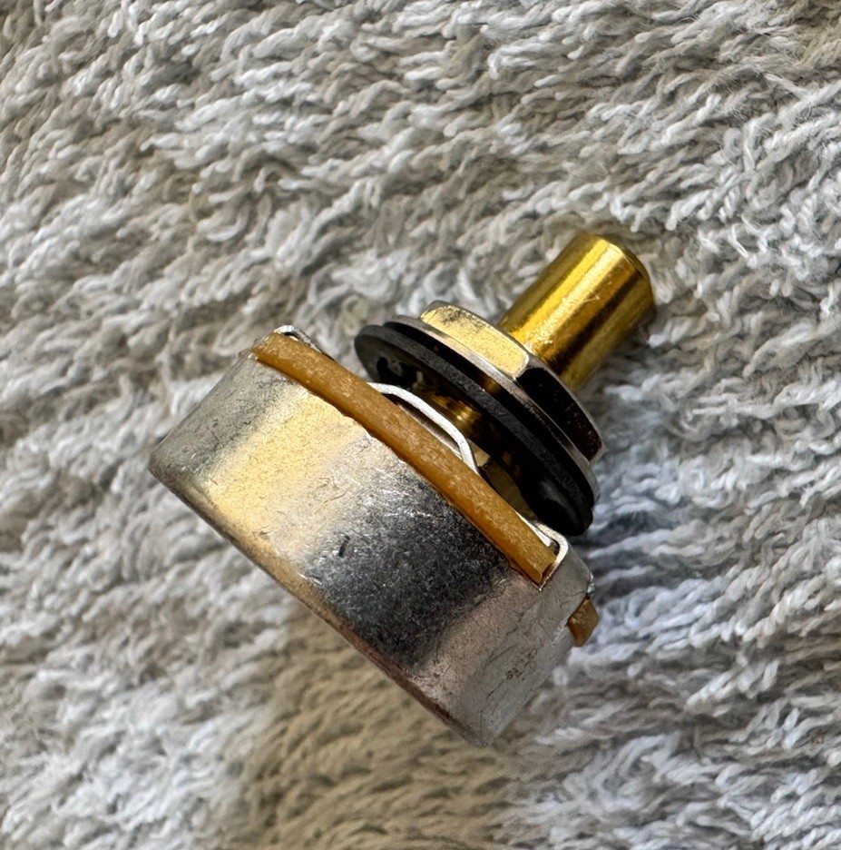 1 CTS Audio Taper 250K Guitar Control Pot Solid Shaft Dish Back #450GT25R254A2L