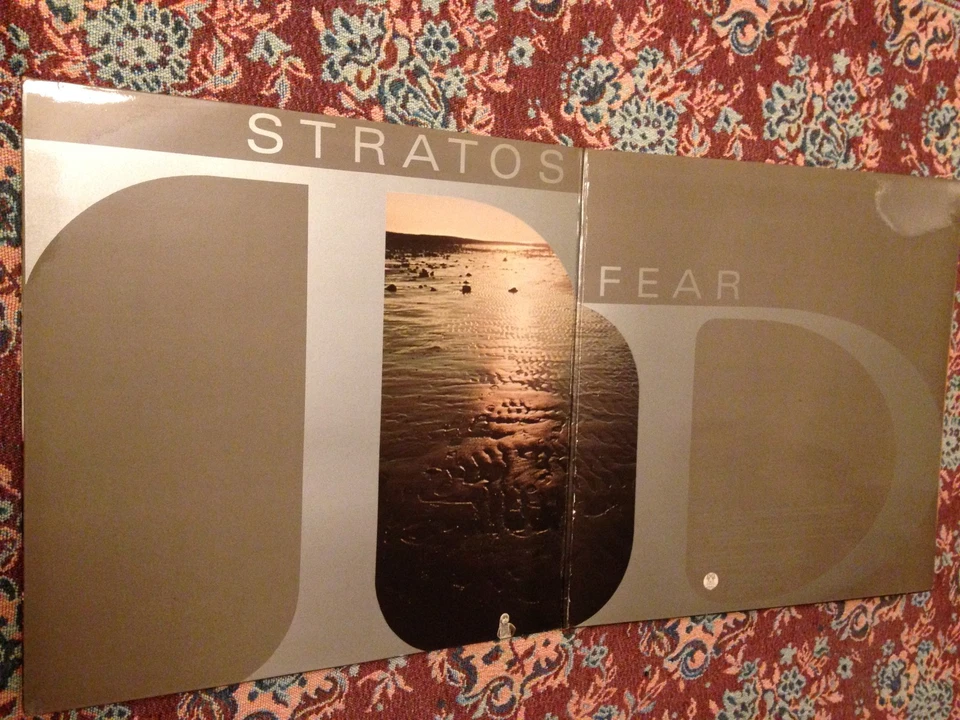 TANGERINE DREAM - STRATOSFEAR - UK VIRGIN RECORDS 1976 - AMBIENT, KRAUT ROCK LP - Image 3 of 4