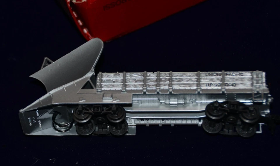 HO Rivarossi Union Pacific Snow Plow 2290 w/light kit - Image 4 of 4