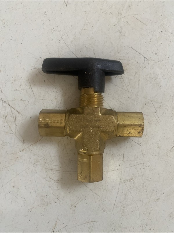 Parker Three Way Manual Control Valve 1/4 Inch NPT Brass