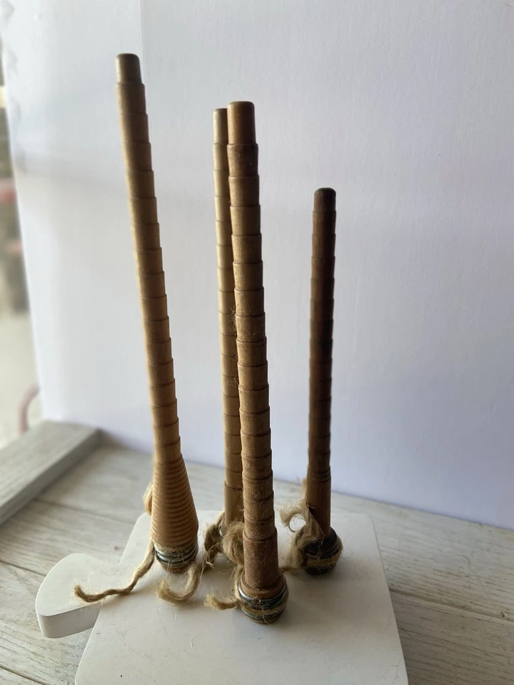 Antique Vintage Primitive Sewing Spools Bobbin Quill Spindles lot of 4 - Image 3 of 4
