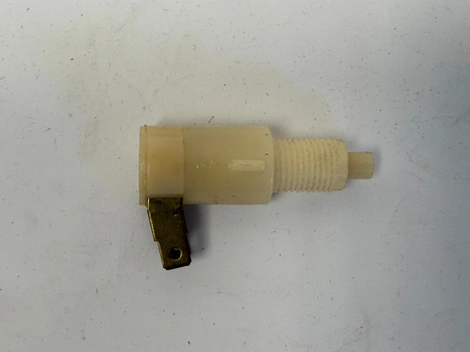 Interruptor de lámpara de luz de parada de servicio pesado Dodge Plymouth Chrysler 1969-1977 2926270 nuevo de stock Foto 4 de 4