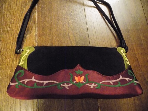 Borsa a tracolla OOVOO Le Thi Hong Tu ricamata a mano seta e camoscio asiatica FAB - Foto 15 di 22