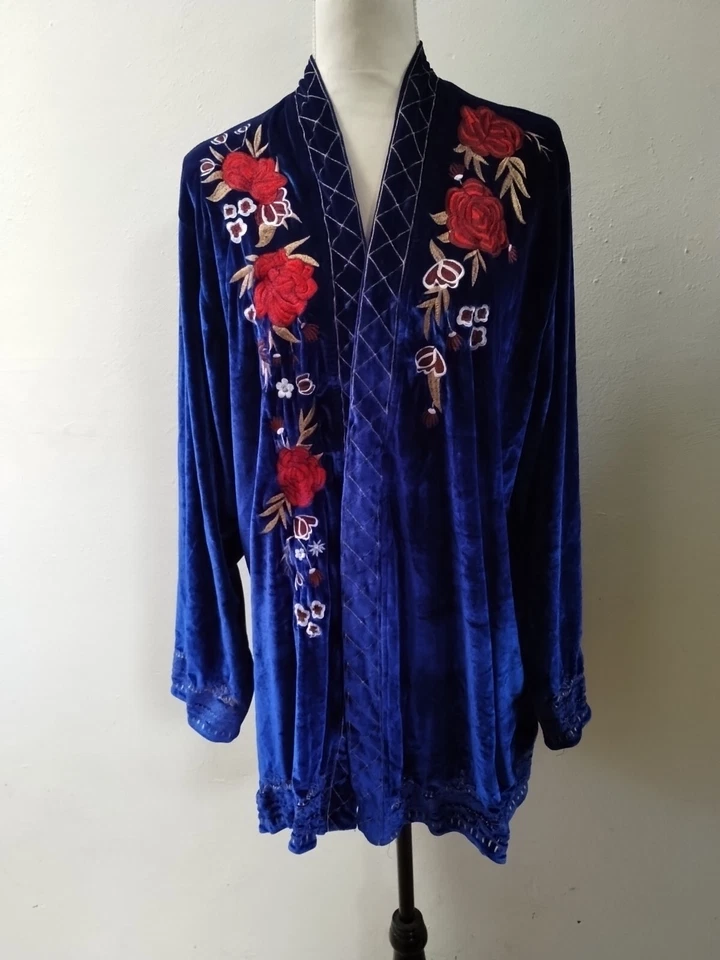 Cárdigan Kimono Manga Larga Terciopelo Azul Real Bordado Floral Sin Talla, Parece M Foto 2 de 4
