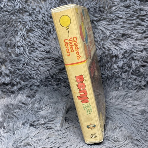 Benji's Very Own Christmas Story VHS Tape 1983 Benji Cynthia Smith Joe Camp Film - Picture 3 of 8