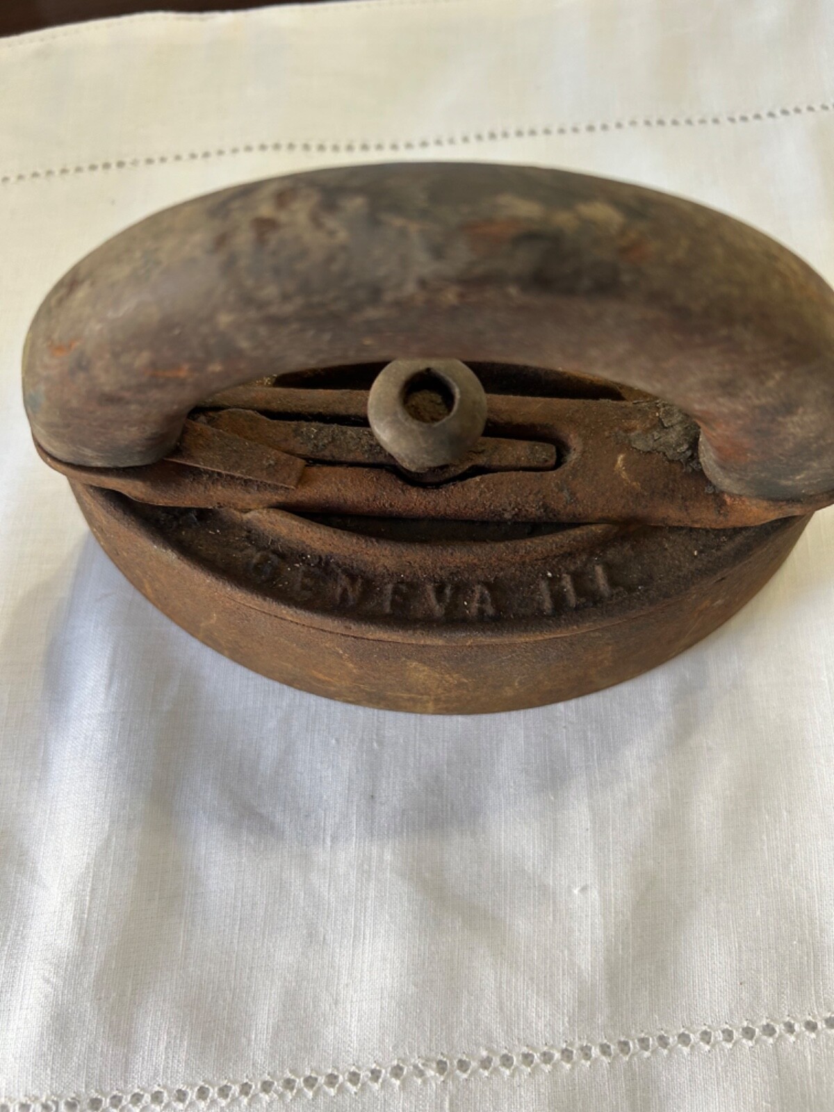 Antique 1830-80 W.H. HOWELL CO. GENEVA #3 SAD IRON Cast-Iron Decor 4 lb 13.6 oz