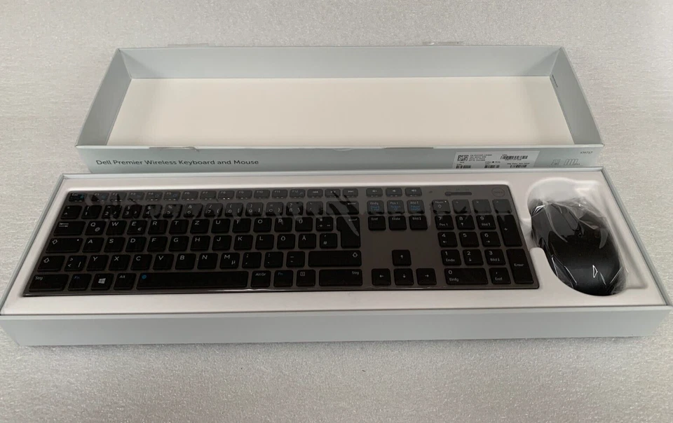 German Dell Premier Wireless Qwertz Keyboard and Mouse set - KM717 - - Image 4 of 4