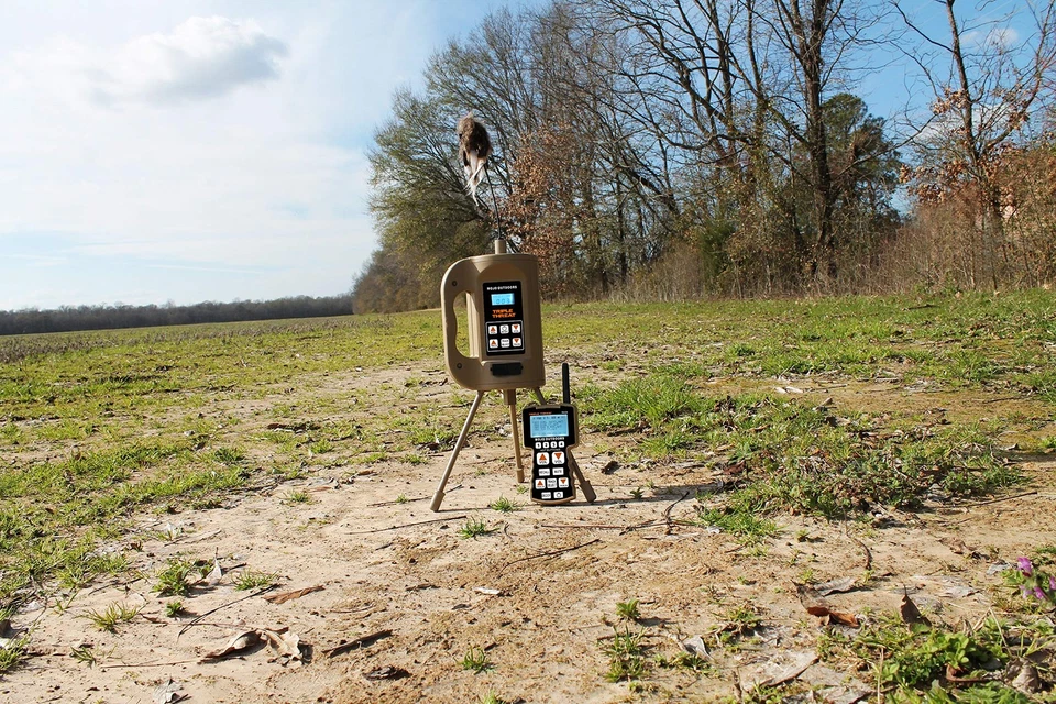 Triple Threat E-Caller Predator Coyote Call Decoy 3-Part Complete Calling Sys... - Image 2 of 4