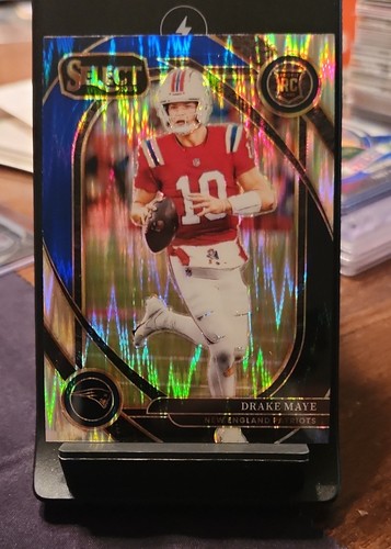 2024 Panini Select - Club Level Drake Maye #218 Black & Blue Shock Prizm (RC)