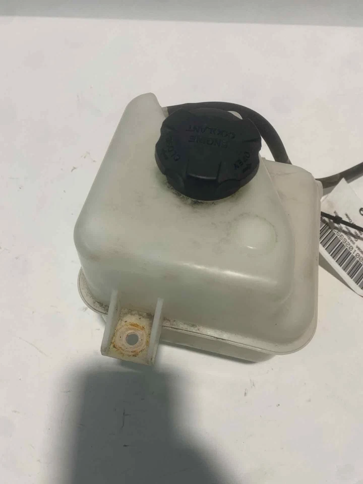 Depósito de líquido de lavadora usado se adapta a: Kia Sportage 2016 con sensor de nivel de fluido grado B Foto 2 de 4