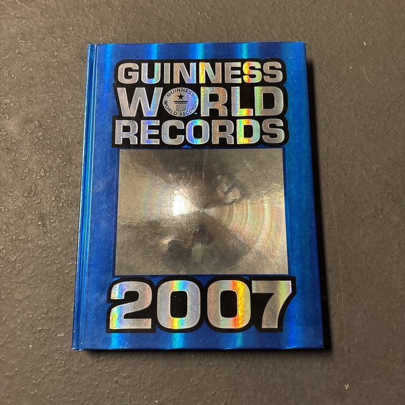 Guinness World Records 2007 Guinness Book of Records ) Excellent Condition S1