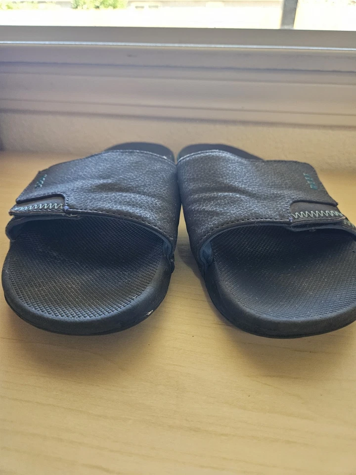 Sandálias masculinas Reef Fanning tamanho 8 UE 40 cinza azul abridor de garrafa - Imagem 3 de 4