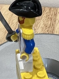 LEGO 1989 Minifigure Imperial Soldier 6245 Harbor Sentry Pirates Pi064