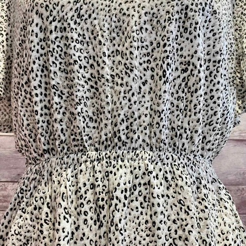 Lucky Brand Tiermotiv fließendes V-Ausschnitt Schößchen Top neu mit Etikett - Größe Medium - Bild 7 von 11