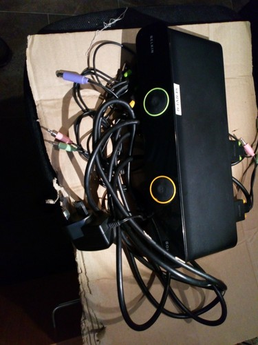 Belkin SOHO F1DS102J 2-Port VGA & Audio KVM Switch - Picture 3 of 4