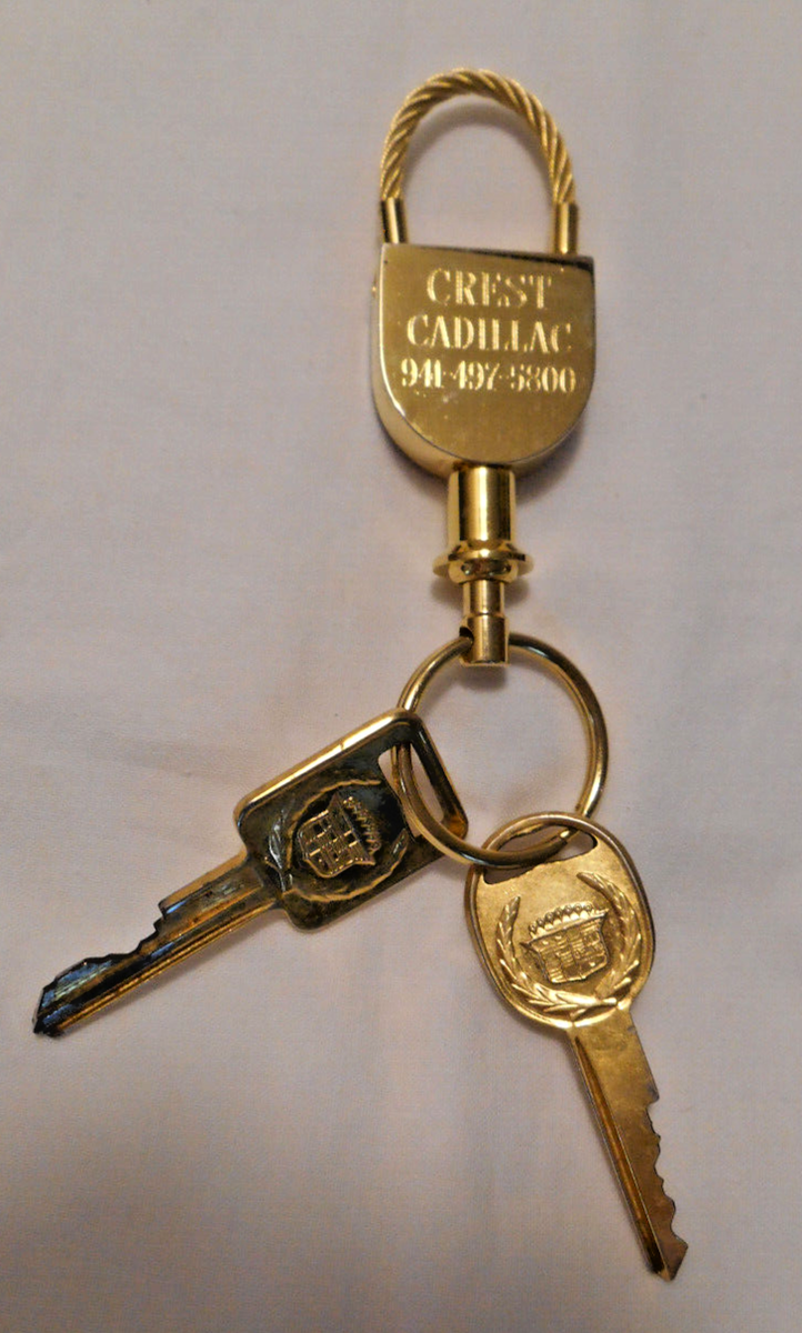 Vintage 80's Crest Cadillac Gold Plated Key Ring Chain Fob 2 Vintage 80's Crest Cadillac Gold Plated Key Ring Chain Fob 2