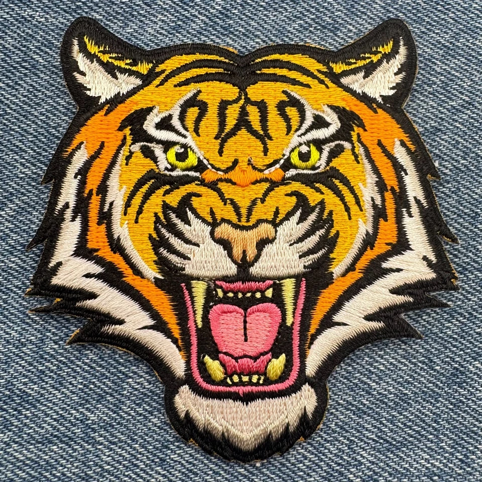 BENGAL TIGER iron-on PATCH embroidered ROARING WILD ANIMAL SOUVENIR APPLIQUE new - Image 3 of 4