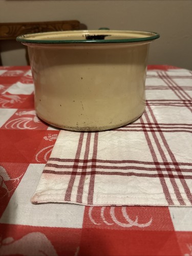 VINTAGE CREAM & GREEN ENAMEL WARE -SAUCEPAN - 1940s - Picture 9 of 12