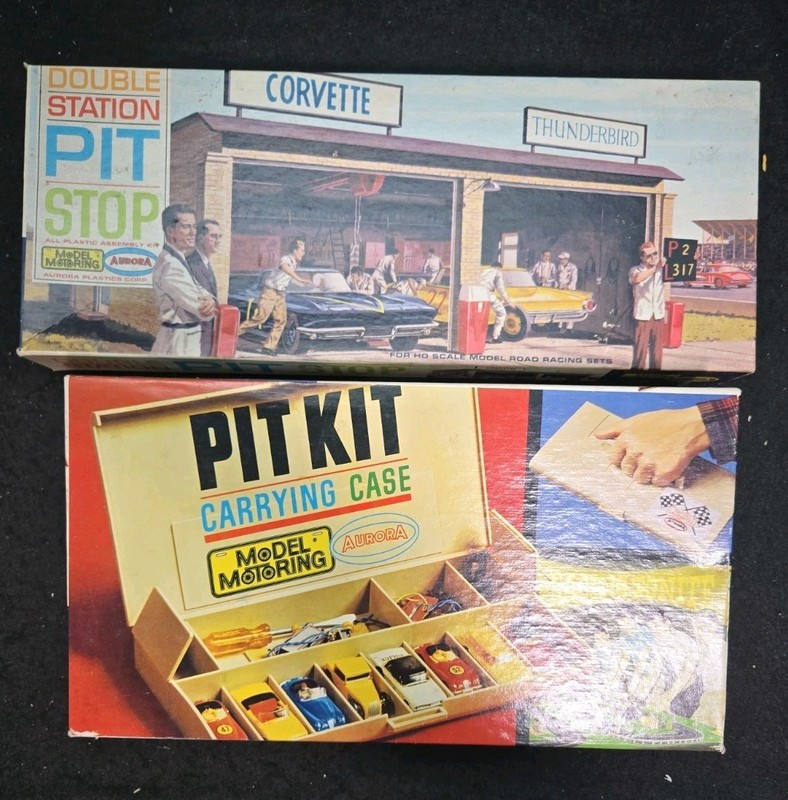 AURORA SLOT CARS #1453/& 1449 DOUBLE STATION PIT STOP & PIT KIT (55@336)