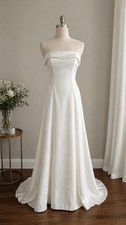 Elegant Satin Strapless A-line Wedding Dress Minimalist Bridal Gown