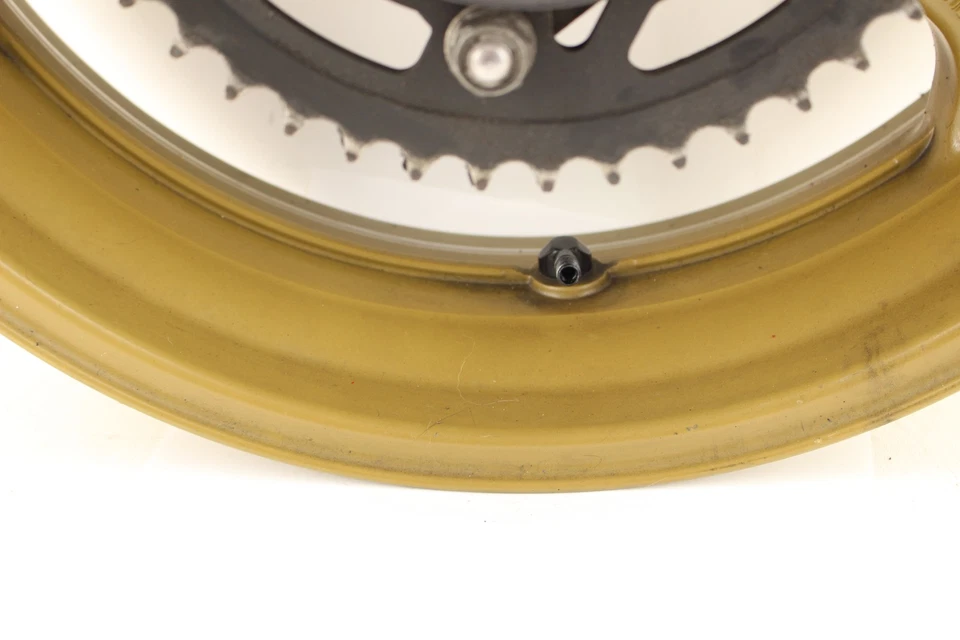 Honda CBR600RR 2006 OEM llanta trasera recta  Foto 3 de 4