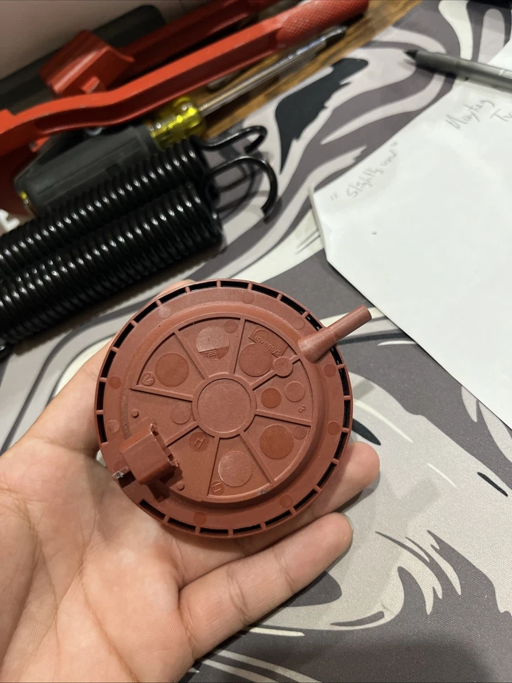 Interruptor de presión de nivel de agua Whirlpool W10514214 8181695 461970201161 Foto 3 de 4