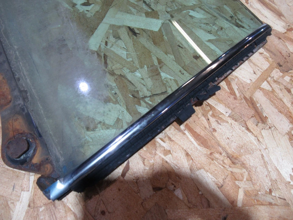 1967 Chevrolet Impala Caprice 4 door hardtop tinted factory glass PASS REAR - Image 2 of 2