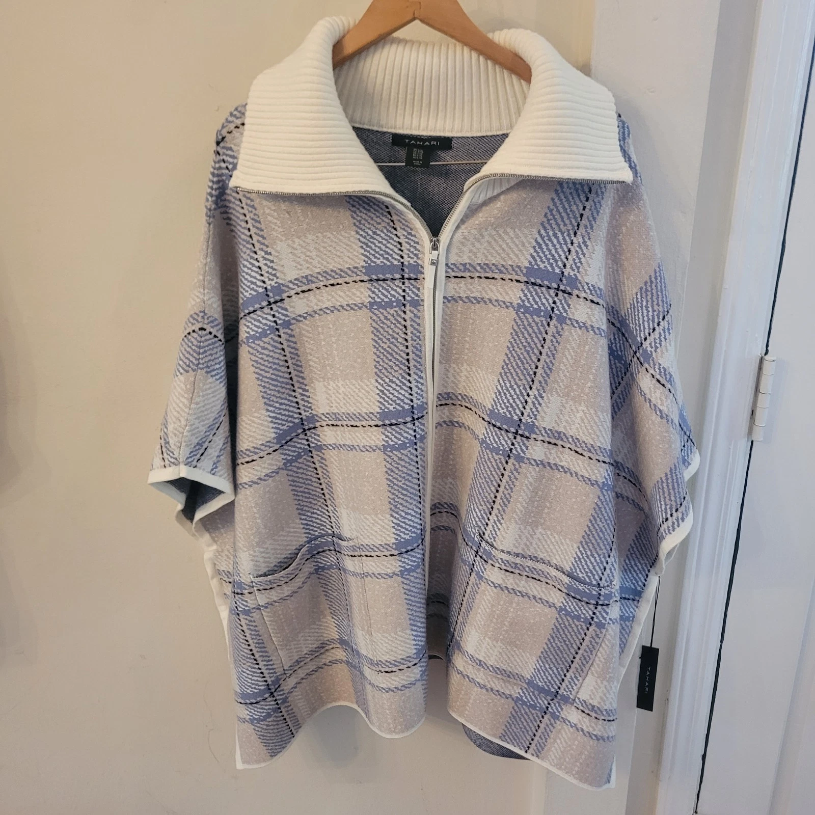 TAHARI Women's Plaid Full Zip Poncho Blue Cream White NWT L/XL