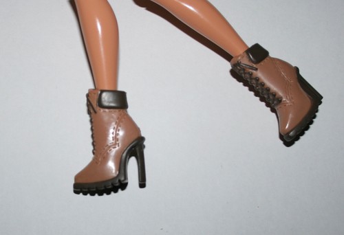 Mattel My Scene Barbie Doll Brown Two Toned Desert Boots - Picture 4 of 5