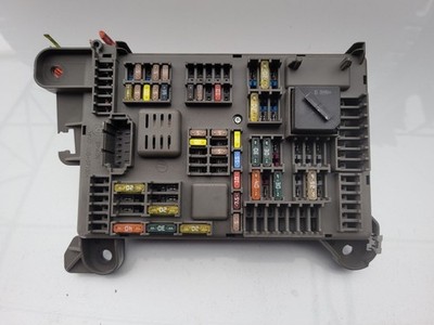    GENUINE BMW E70 E70LCI E71 E72 POWER DISTRIBUTION FUSE RELAY BOX 693 FS