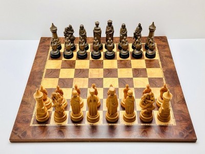 Rare ANRI Italia Vintage Hand Carved Medieval Chess Set Wood Figures