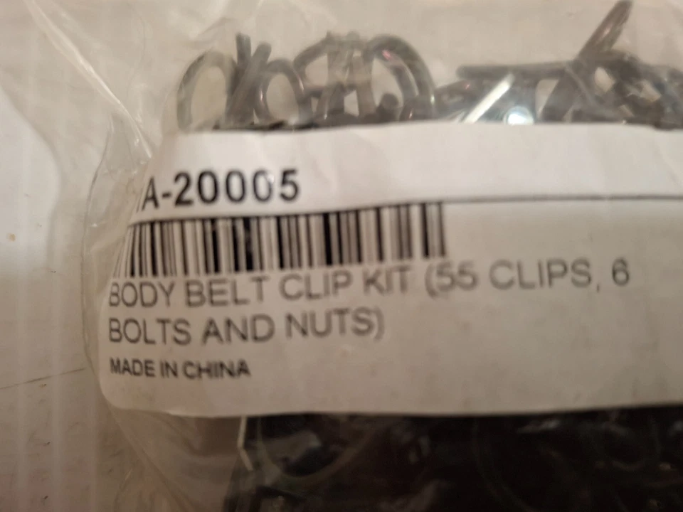 Kit de fixação de moldagem 1941 Ford 4 portas sedã, 11A-20000-C - Imagem 3 de 4